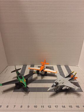 Disney Planes Pull and Fly Buddies Bravo Dusty Ripslinget